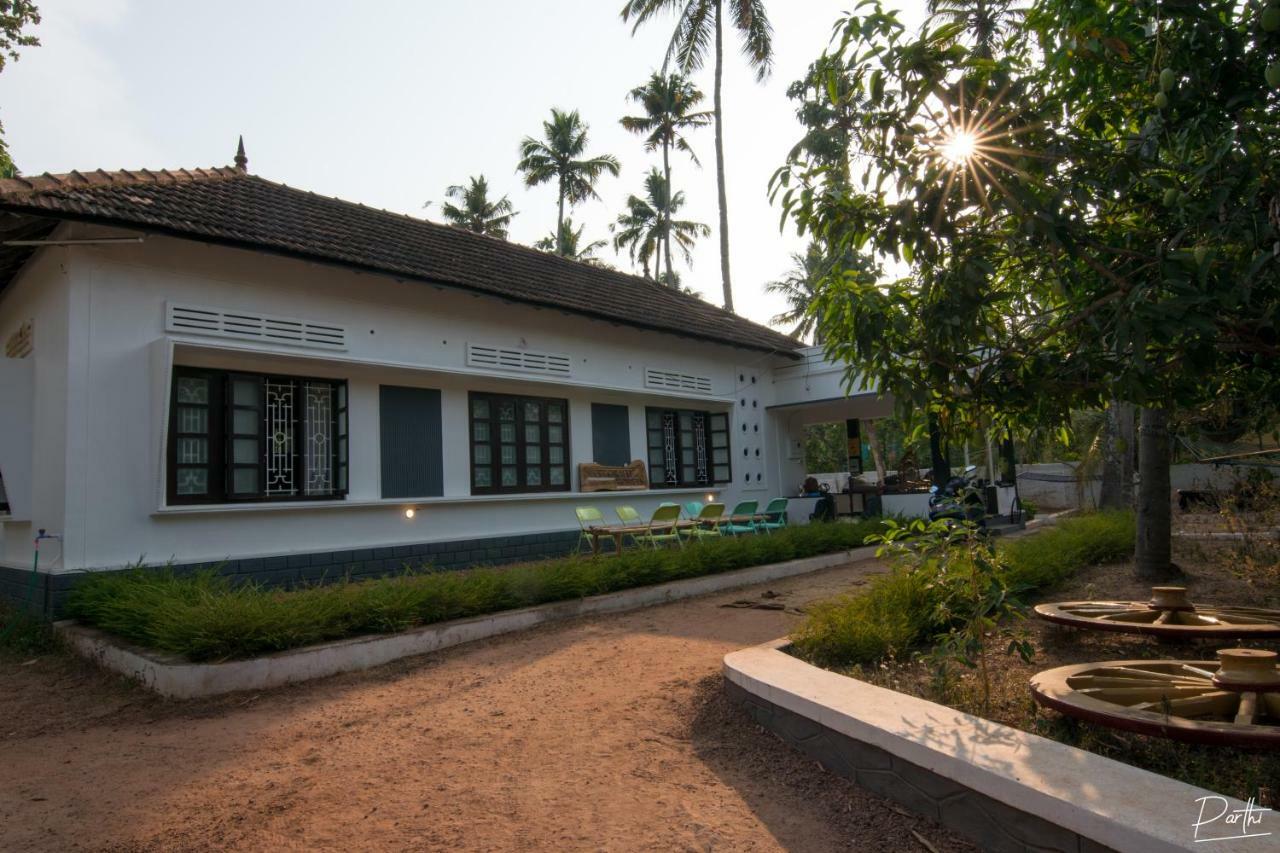 Piggy Hostel Varkala Exterior foto
